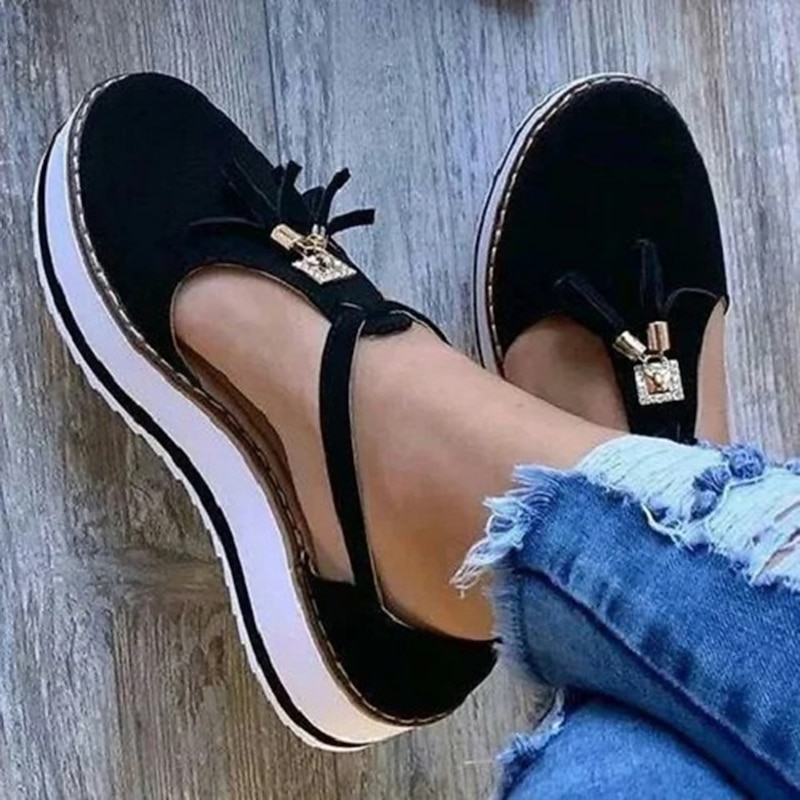 Trendy Women's Black Platform Mary Jane Shoes with Bow Accent - Perfect for Casual and Streetwear Looks