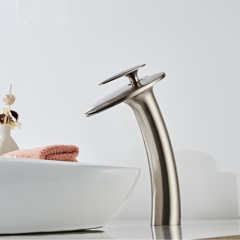 Bathroom Sink Faucet,Waterfall  Heart Shape Handle Single Handle One Hole Bath Taps with Hot and Cold Switch4