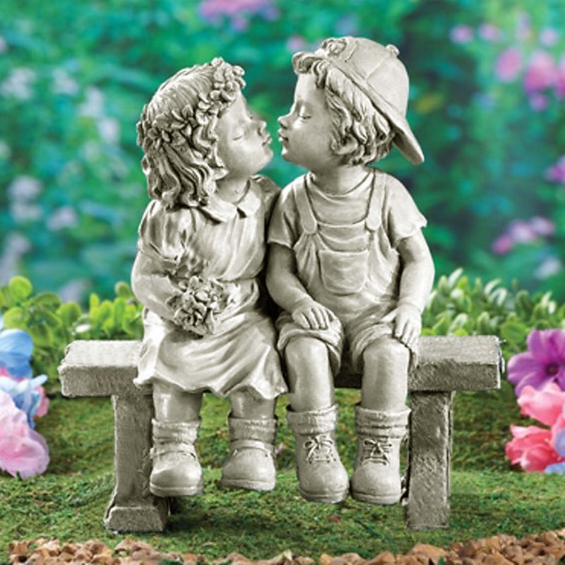 First Kiss Resin Garden Statue Puppy Love Little Girl and Boy Kissing Yard Miniature Figurine Garden Decoration2