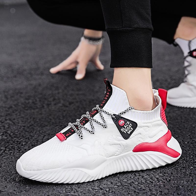 White Men's Athletic Sneakers with Red Accents and Lace-Up Closure for Comfortable and Stylish Sportswear2