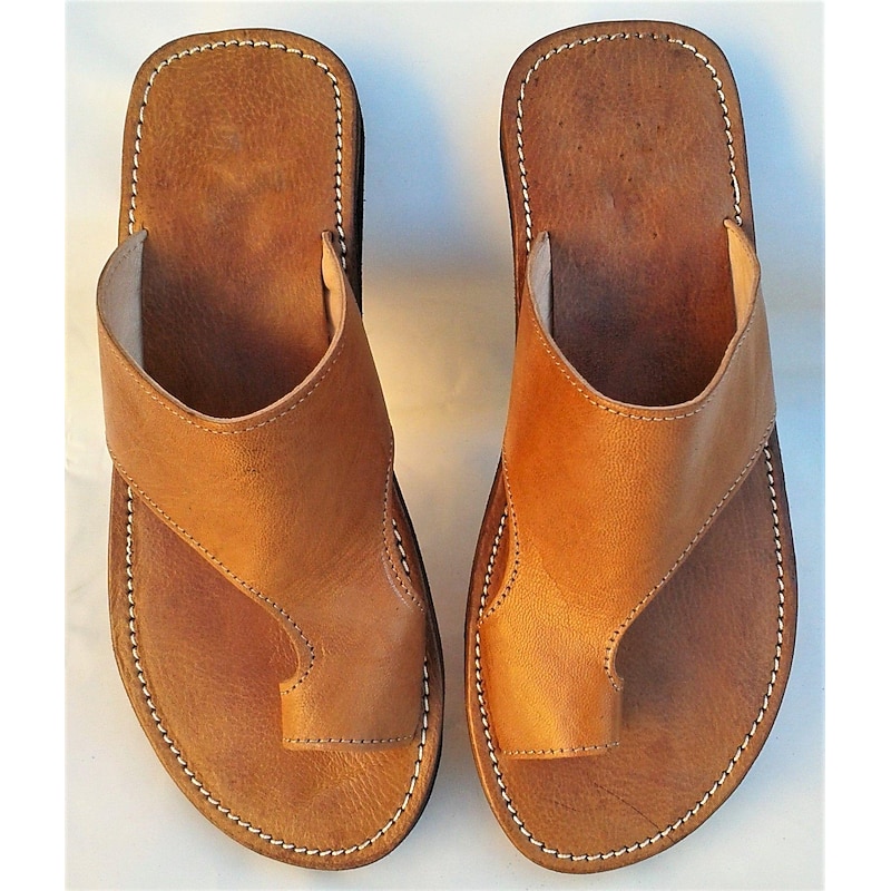 Men's Brown Faux Leather Toe Loop Sandals with Hand-Stitched Details - Vintage Style Slip-On Summer Footwear3