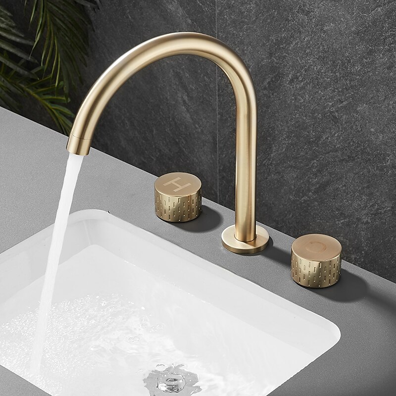 Bathroom Sink Faucet - Rotatable / Classic Electroplated Widespread Two Handles Three Holes Bath Taps3