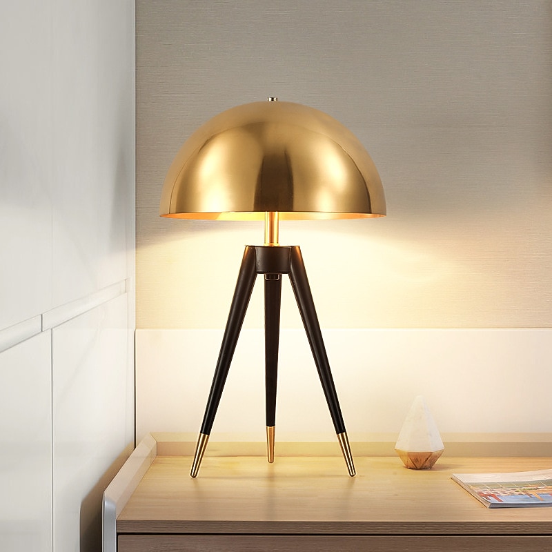 Modern Simple Desk Lamp Living Room Model Room Bedroom Bedside Lamp Villa Art Exhibition Hall Trident Mushroom Desk Lamp