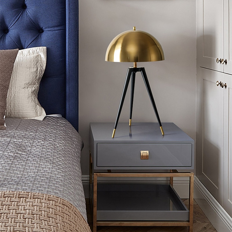 Modern Simple Desk Lamp Living Room Model Room Bedroom Bedside Lamp Villa Art Exhibition Hall Trident Mushroom Desk Lamp2