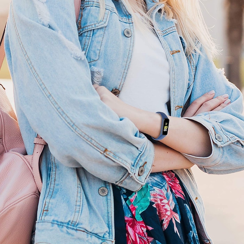 Watch Band for Samsung Galaxy Fit 2 SM-R220 Silicone Replacement  Strap Elastic Breathable Sport Band Wristband3