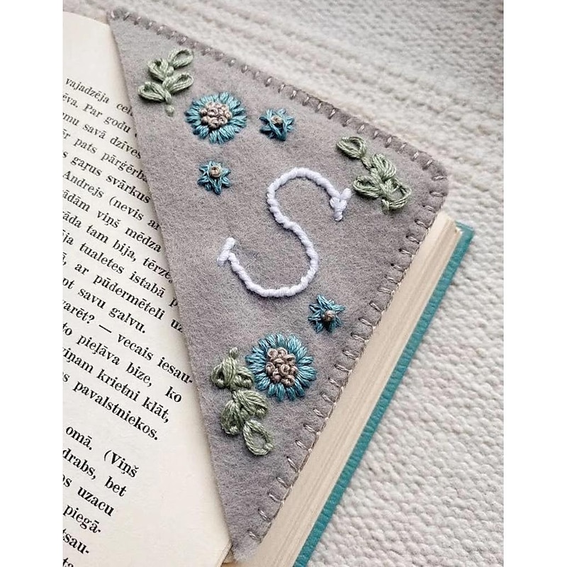 Personalized Hand Embroidered Corner Bookmark, 26 Letters Cute Flower Letter Embroidery Bookmarks, Felt Triangle Page Corner Handmade Bookmark, Felt Triangle Bookmark, Bookmarks for Book Lovers 8