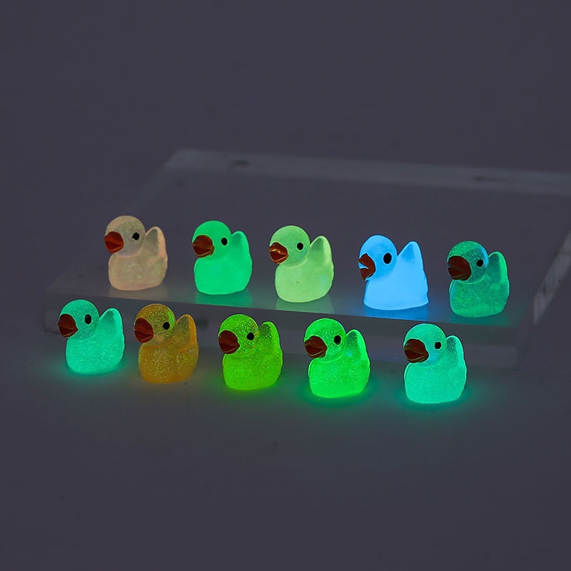 30pcs Mini Luminous Ducks Cute Resin Ducks Glow In The Dark Miniature Ornament Tiny Ducks For DIY Garden Dollhouse3