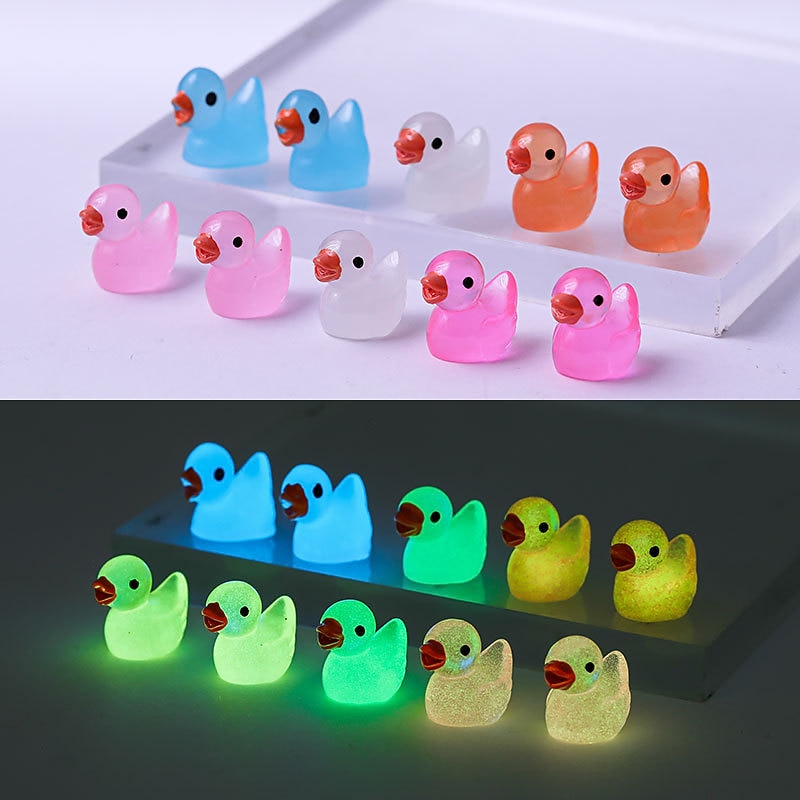30pcs Mini Luminous Ducks Cute Resin Ducks Glow In The Dark Miniature Ornament Tiny Ducks For DIY Garden Dollhouse