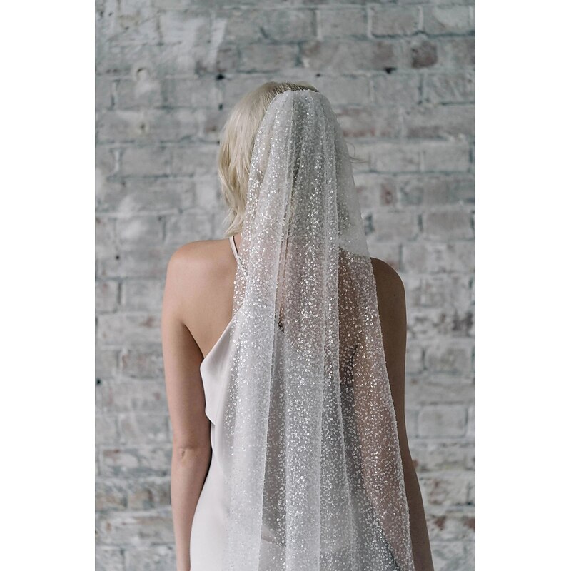 One-tier Simple / Sparkle & Shine Wedding Veil Chapel Veils with Sequin 78.74 in (200cm) Tulle dress to impress