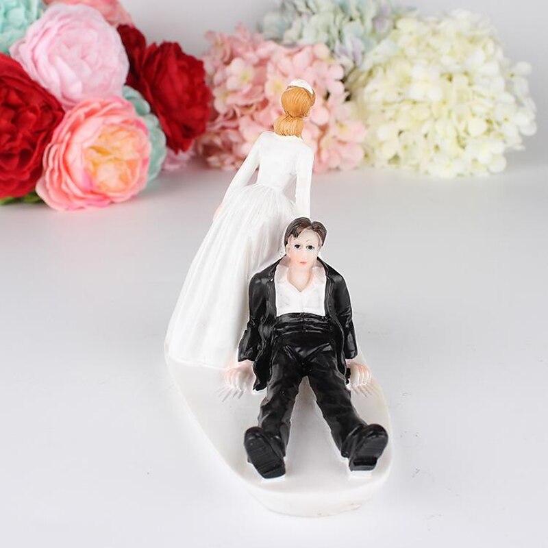 Valentine's Gift Wedding Resin Cake Topper Fashion Cake Topper Dolls Bride and Groom Resin Figurines Ornament Wedding Decor 13*10CM3