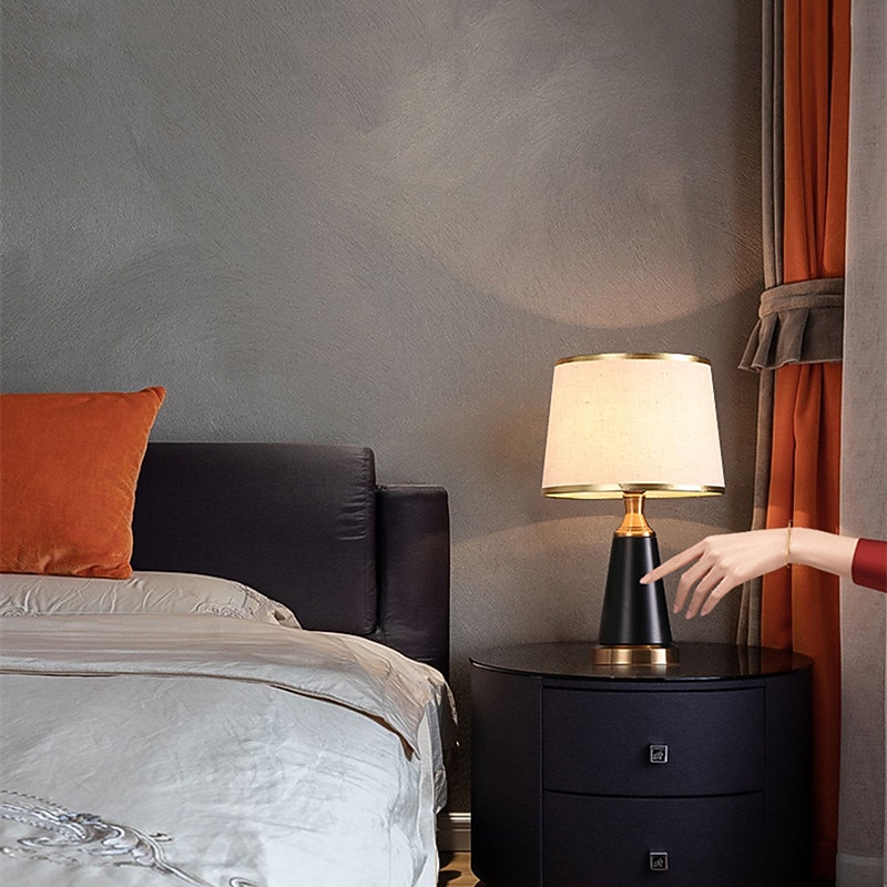 Table Lamp Bedroom European Creative Romantic Warm American Modern Simple Touch Nordic Light luxury Bedside Lamp3