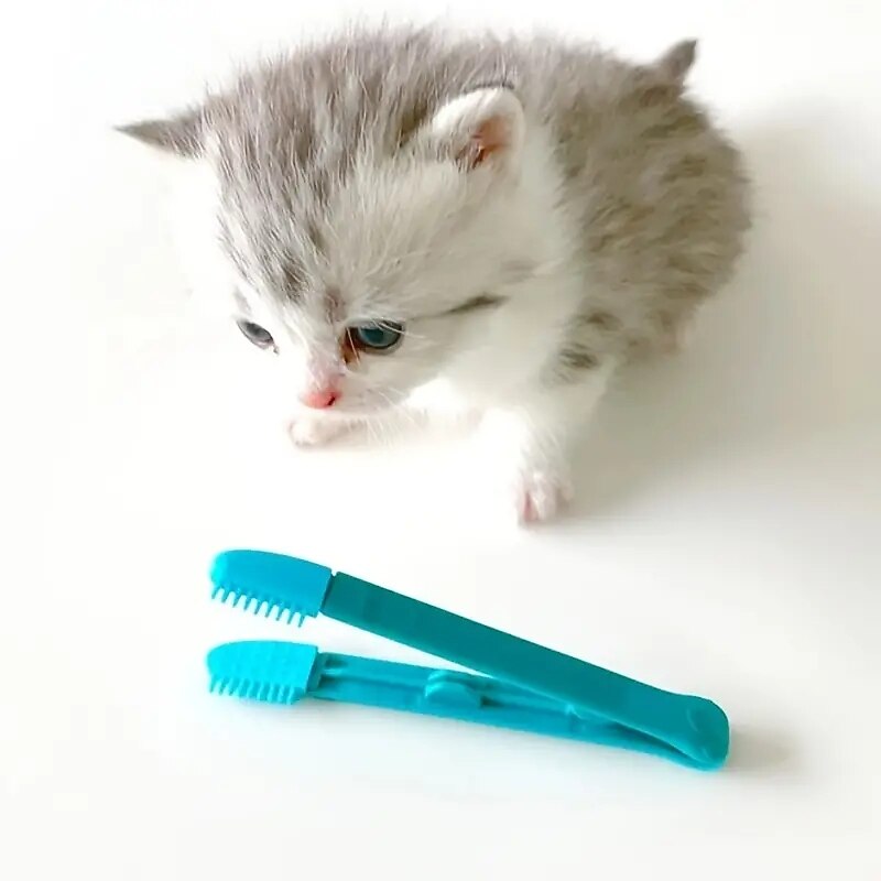 Keep Your Pet's Eyes Clean and Healthy with This 1pc Silicone Cat Mucus Brush4