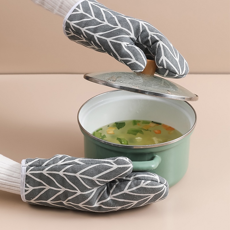 2Pcs Kitchen microwave insulation gloves thickened grid anti scald and heat resistant gloves high-temperature baking cotton and linen oven gloves