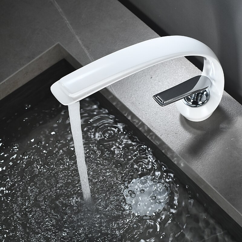 Bathroom Sink Mixer Faucet, Single Handle One Hole Washroom Basin Taps Chrome Finish Bathroom Faucet with Hot and Cold Water Hose3