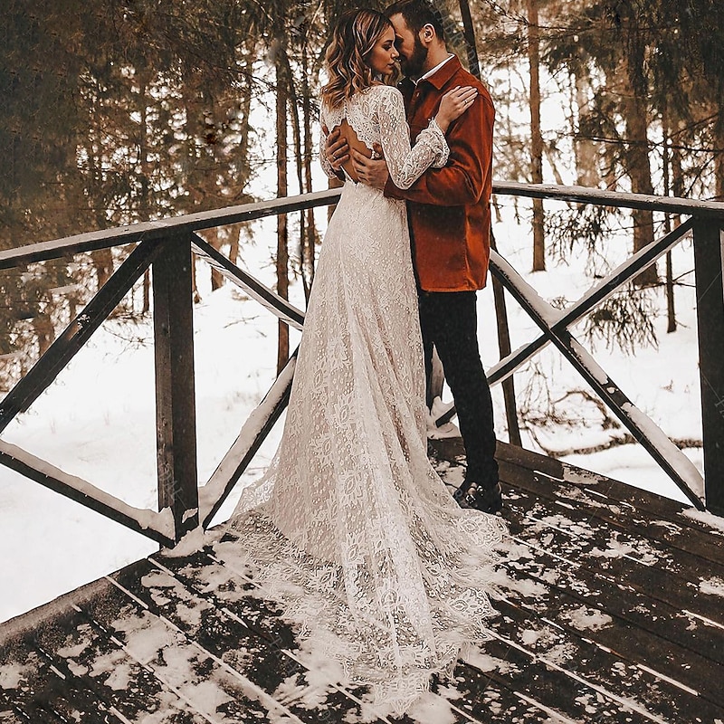 Beach Wedding Beach Open Back Boho Wedding Dresses A-Line V Neck Long Sleeve Court Train Lace Bridal Gowns With Solid Color2