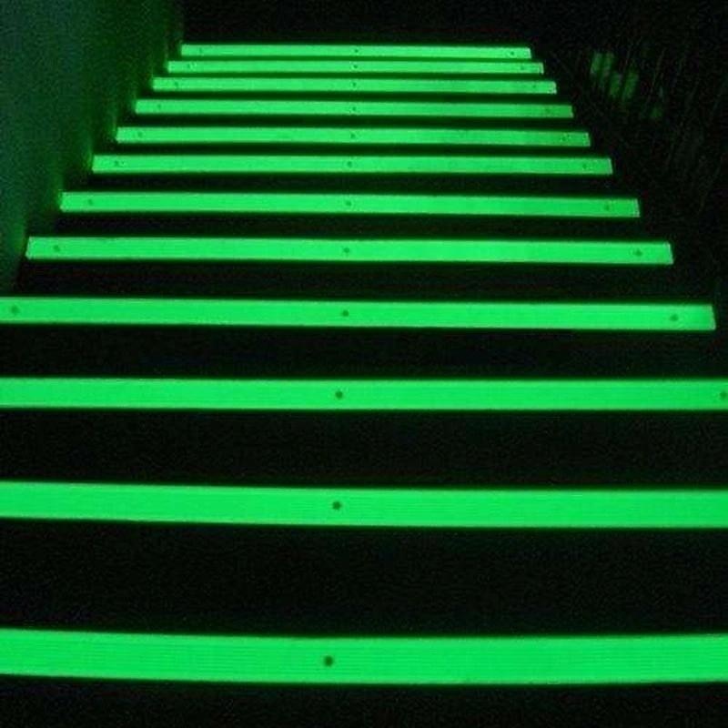 1 Roll Luminous Tape, 3M Self-Adhesive Night Vision Glow in The Dark Safety Warning Tape, Security Stage and Home Decoration2
