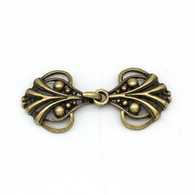 Vintage Cape Clips Alloy Sweater Clips Retro Dress Clips Collar Clasp Dress Shirt Brooch Clip Clinch Clips For Girl Women2