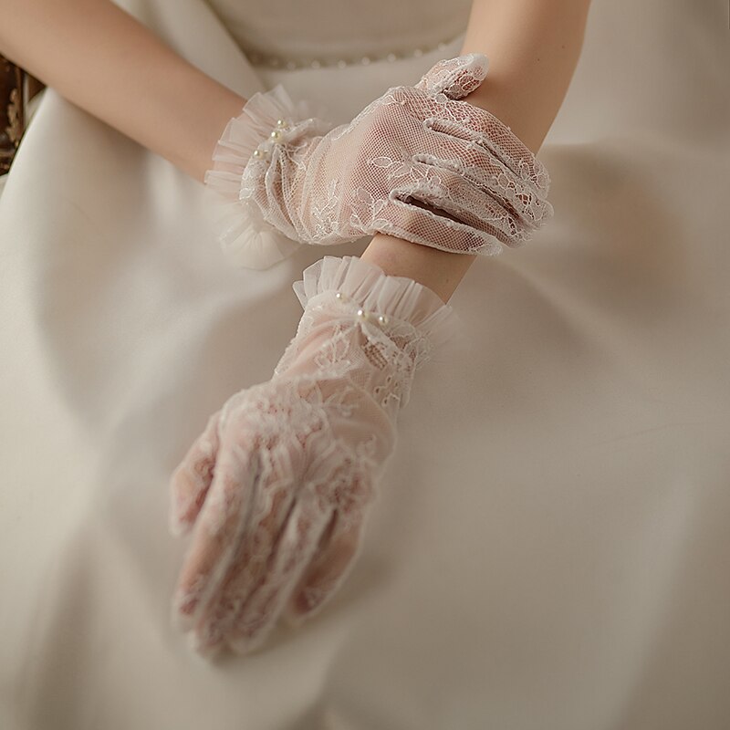 Lace Wrist Length Glove Cute / Elegant With Ruffles Wedding / Party Glove3