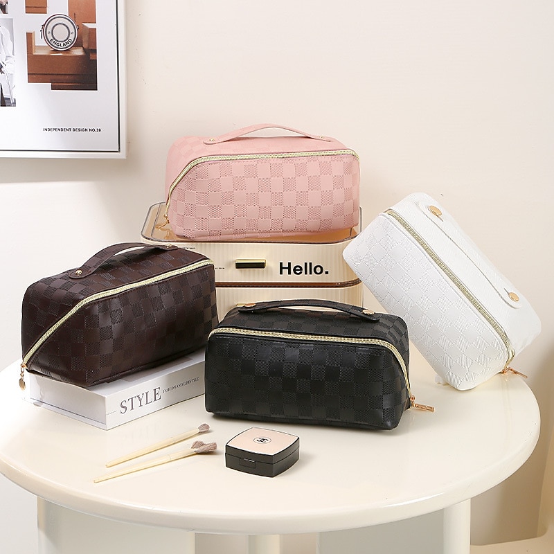 1pc Makeup Bag Portable PU Leather Pillow Makeup Bag High Beauty Travel Hand Wash Bag Cosmetic Storage Bag2