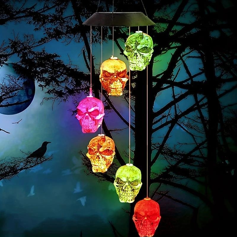 Skull Head Solar Wind Chime Halloween Decoration Lights 6 LED String Lights Outdoor Decorations Hanging Garden Lights Color Changing Decor LED Wind Chimes, Theme Parties Haunted Party Garden Yard Outdoor Bar Hallowmas Decorations2