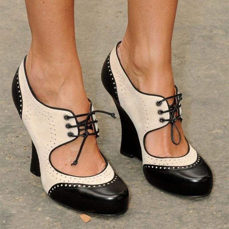 Women's Black and White Vintage Oxford Heels with Lace-Up Design, Retro Chunky Heel Shoes for Formal and Casual Wear