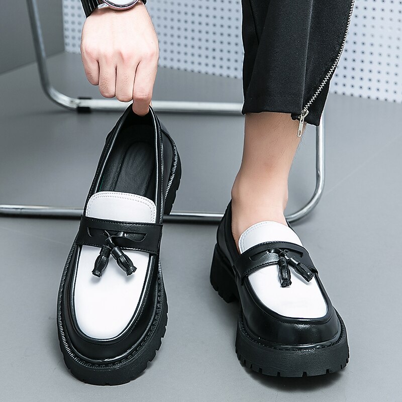 Men's Dress Loafers & Slip-Ons Tassel Loafers Lug Sole Business British Office & Career Party & Evening PU Leather Shoes Black / White Black Color Block Spring Fall - Main Image