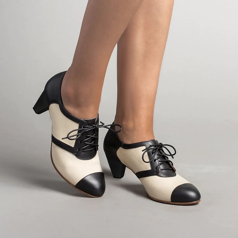 Women's Vintage Two-Tone Oxford Shoes - Classic Lace-Up Low Heel for Retro Office or Casual Wear 8