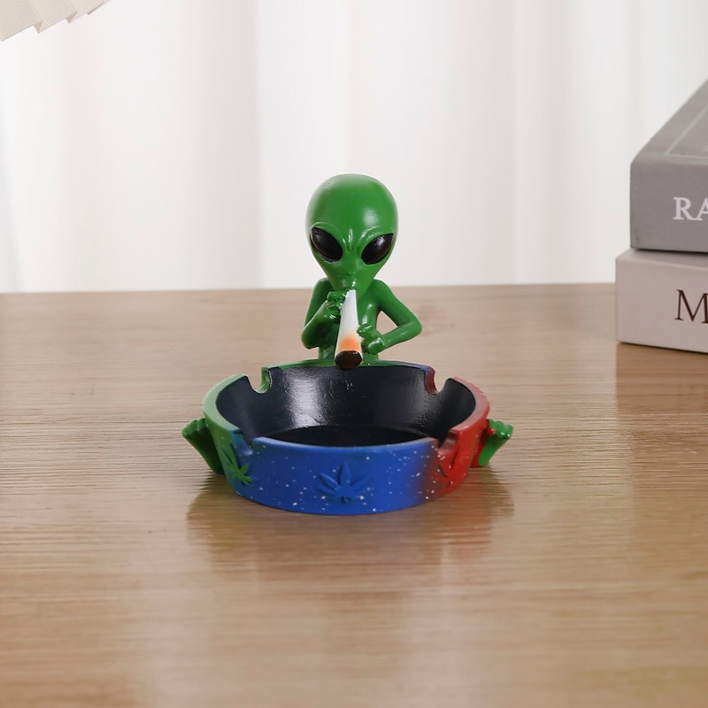 Pocket Ashtray Outdoor Tabletop Ashtrays Alien Ashtray home sitting room decoration desktop ashtray2