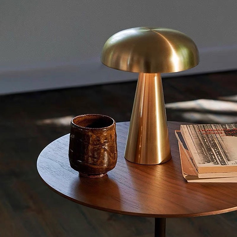 Table Lamp Creative Glass Bedside Table Lamp Modern Minimalist Bedside Table Lamp Bedroom Living Room Study Bedside Lamp Decorative Small Table Lamp Bedside Lamp 110-240V4