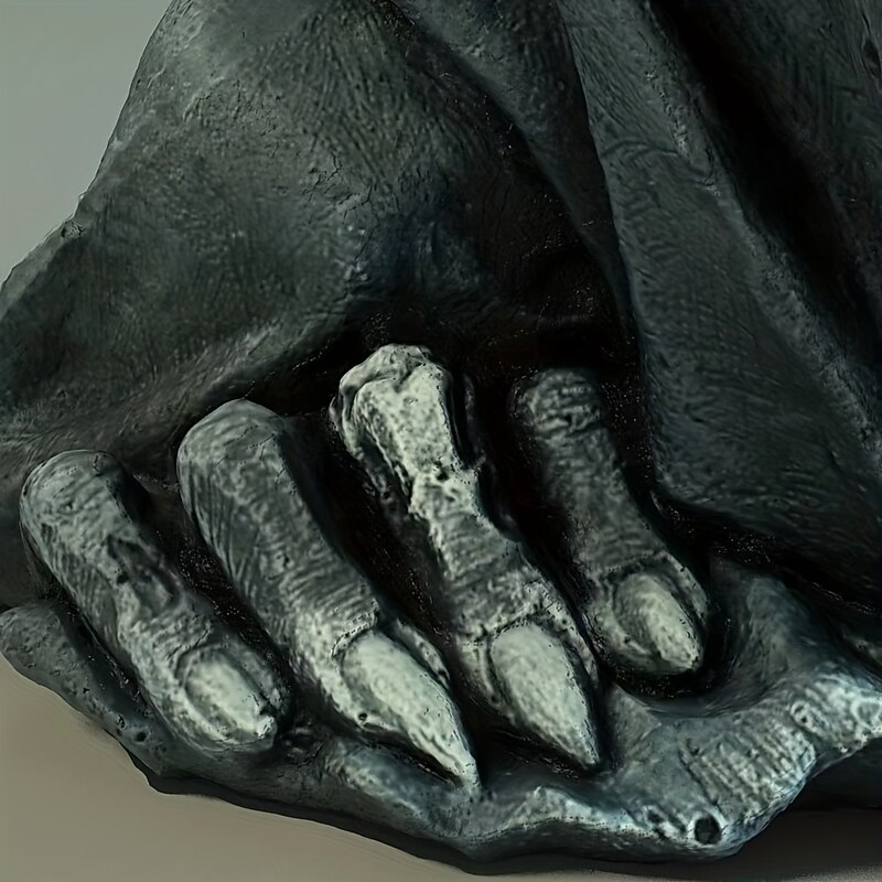 Halloween Decorations Scary Half-Body Ghost Hand Black Robes Resin Ornaments Mysterious Master Ghost Clothing Handicrafts Scene Decoration Props3