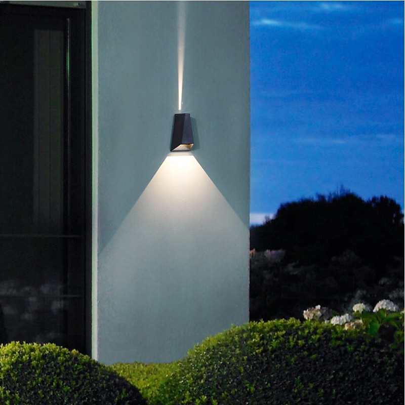 LED Outdoor Wall Lamp 6W with Motion Sensor IP65 Waterproof Light Control Suitable for Bathroom Garage Fence Deck Courtyard 110-240V2
