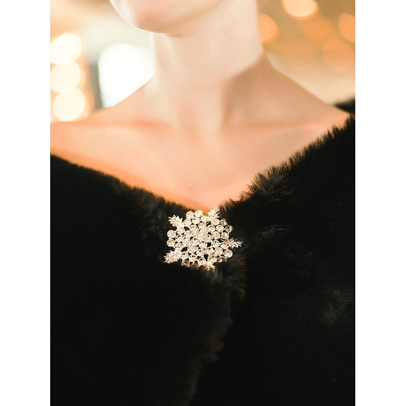 Faux Fur Wraps Shawls Women's Wrap Pure Elegant Sleeveless Terylene Wedding Wraps With Feathers / Fur For Wedding Fall & Winter4