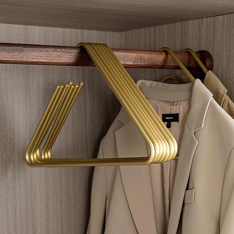Creative Triangle Clothes Hangers 5pcs Solid Metal Hangers For Coat Trousers Scarf Drying Rack Storage Racks Wardrobe Organizer