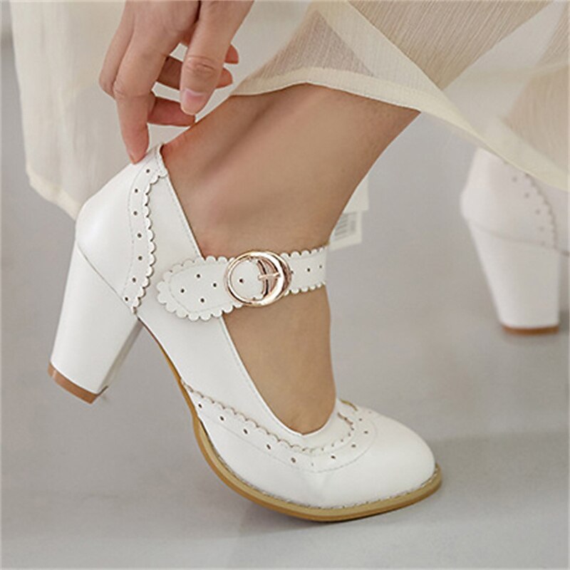 Women's Vintage White Mary Jane Heels – Retro Brogue Pumps with Scalloped Strap & Block Heel, Elegant Dress Shoes for Weddings & Special Occasions2