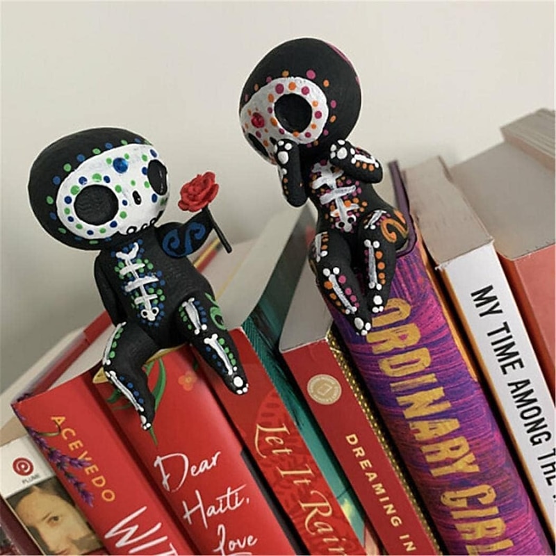 Sugar Skull Couple Statue Sugar Skull Figurine Resin Crafts Cute Statue Skull Resin Skull Statue Home Decor Adorable Skull Sculpture Memorial Statue3