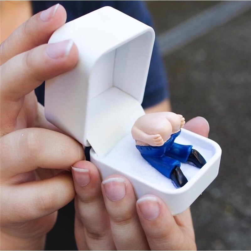 Valentine's Day funny Big Butt Ring April Fool's Day Prank Proposal Creative And Personalized Decoration Fart Sound Christmas Funny3