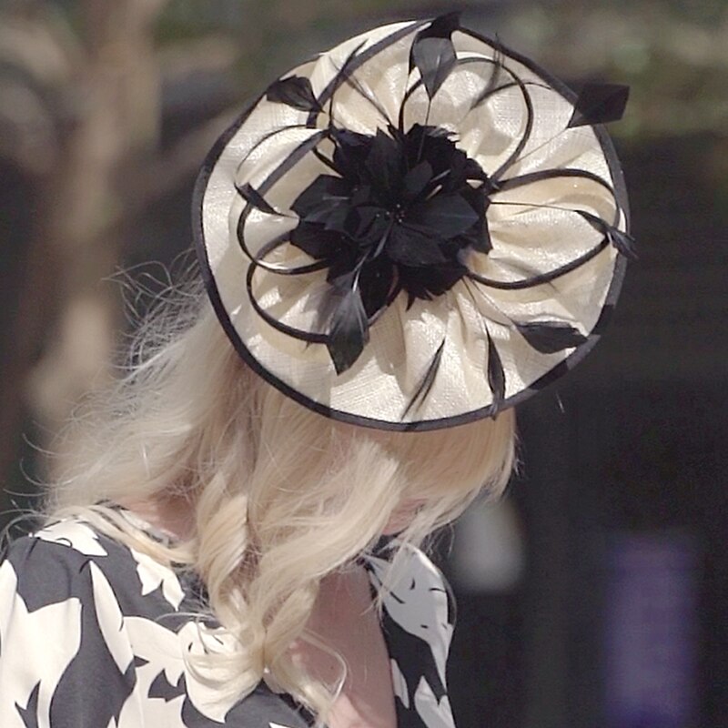 Fascinators Kentucky Derby Hat Headwear Feather Sinamay Bowler / Cloche Hat Top Hat Wedding Tea Party Elegant Wedding With Feather Floral Headpiece Headwear3