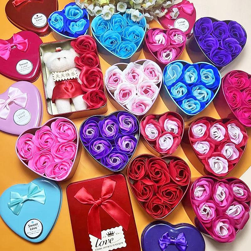 Women's Day Mother's Day Gifts for Girls  Gift Soap Flower Gift Box Creative Small Gift Heart-shaped Housewarming Candy Box Rose Hand Gift2