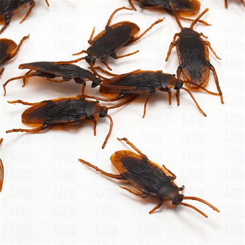 12pcs Realistic Simulation Plastic Fake Cockroach Roach Novelty Bugs Joke Toys For April Fool's Day2