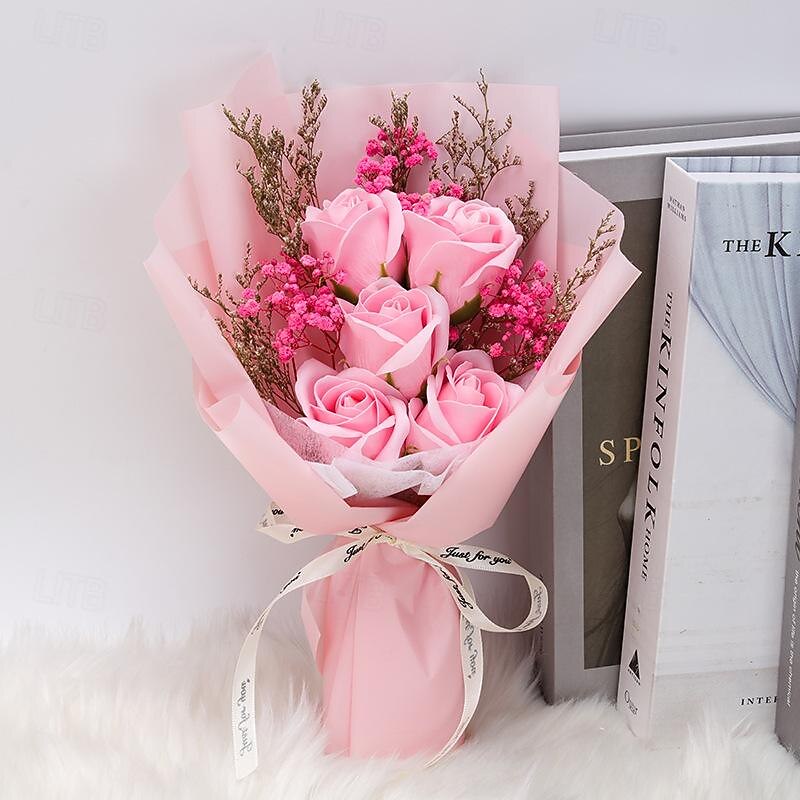 Women's Day Mother's Day Women's Day Mother's Dry Flower Bundle Carnation Full of Stars Eternal Flower Rose Soap Flower Small Gift Mother's Day Gifts for MoM