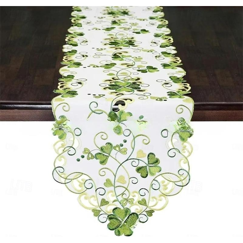 Clover Pattern Embroidered Table Runner4