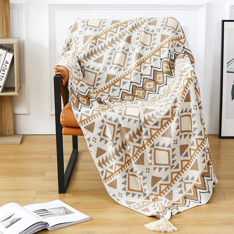 Soft Tassel Knitted Blanket Cozy and Stylish Plaid Design Ideal for Naps, Throws, or Vintage Winter Decor Features Elegant Tassels for a Charming Touch Durable and Comfortable for All-Season Use Perfe