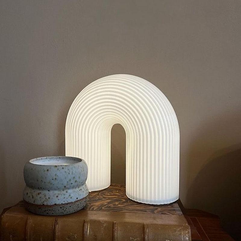 Table Lamp Creative Bedside Table Lamp Modern Minimalist Bedside Table Lamp Bedroom Living Room Study Bedside Lamp Decorative Small Table Lamp Bedside Lamp 110-240V