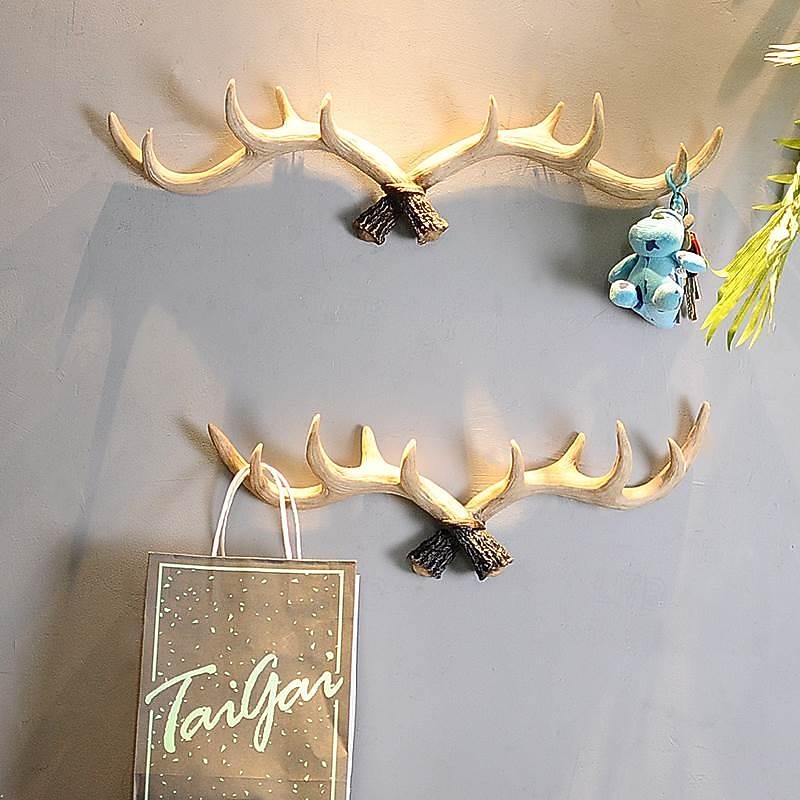 Wall Hanging American Wood Retro Antlers Decorative Hook Wall Coat Hook Clothing Store Entrance2
