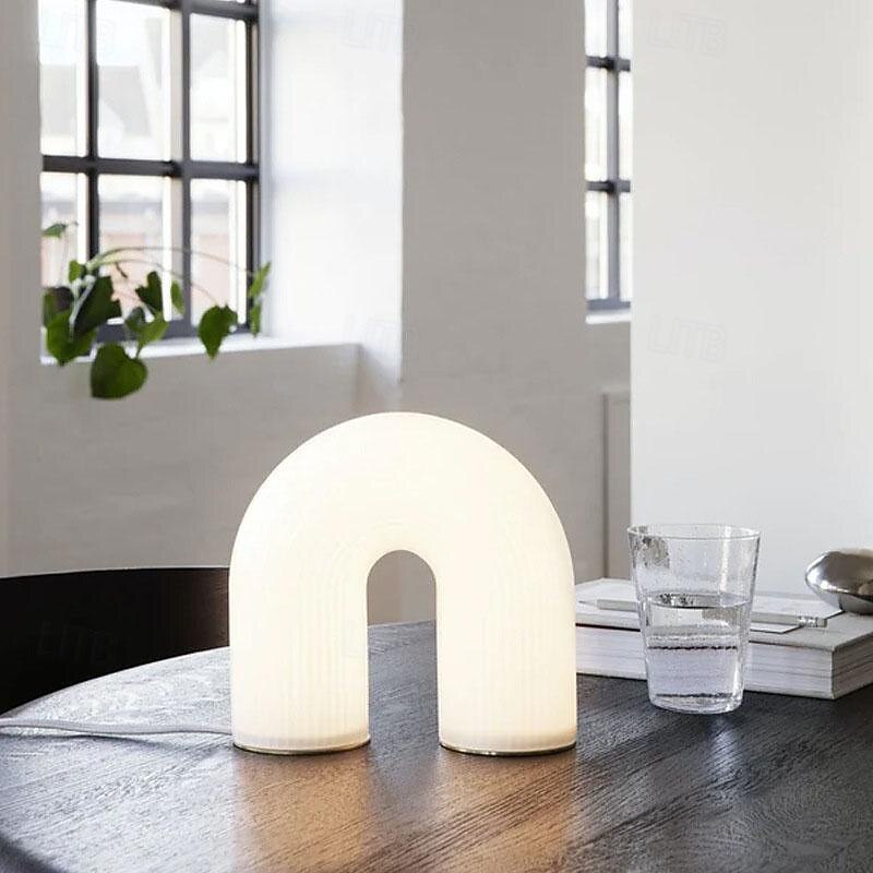 Table Lamp Creative Bedside Table Lamp Modern Minimalist Bedside Table Lamp Bedroom Living Room Study Bedside Lamp Decorative Small Table Lamp Bedside Lamp 110-240V2