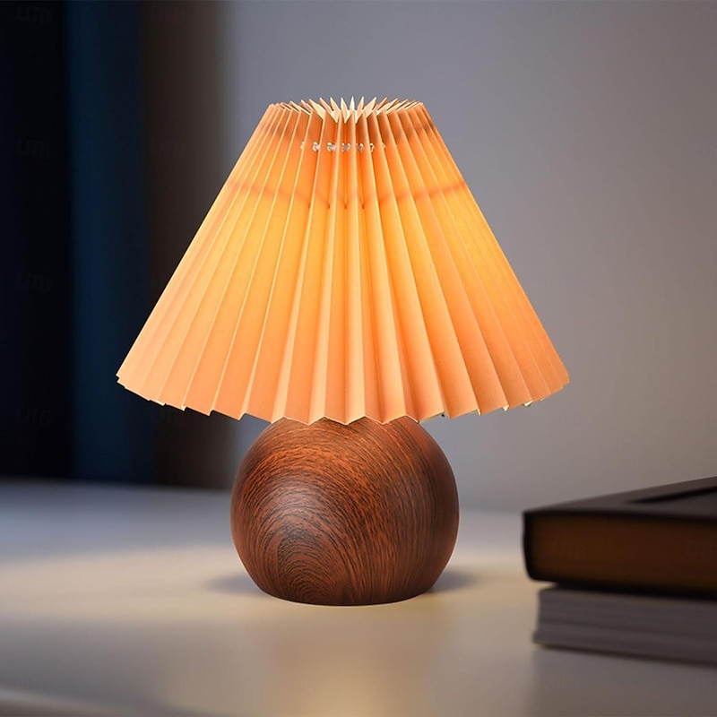 Cute Small Pleated Lamp Modern Bedside Table/desk Lamp Beige Lampshade Metal Base Suitable for Bedrooms Home Offices Living Rooms Children's Dormitories with E27 Light Bulb and Switch Plug - Main Image
