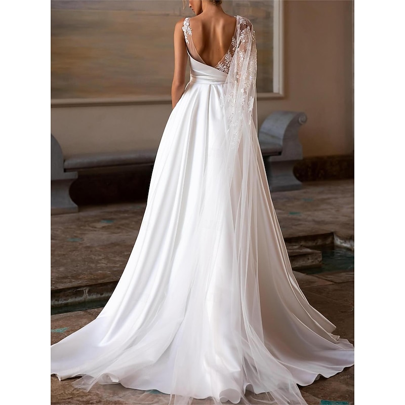 Hall Vintage Open Back Royal Style Wedding Dresses Ball Gown Off Shoulder V Neck Regular Straps Chapel Train Satin Bridal Gowns With Pleats Ruched2