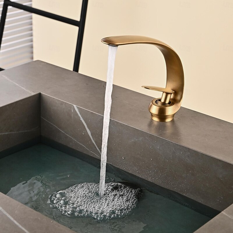 Bathroom Sink Faucet - Classic Oil-rubbed Bronze / Nickel Brushed / Electroplated Centerset Single Handle One HoleBath Taps