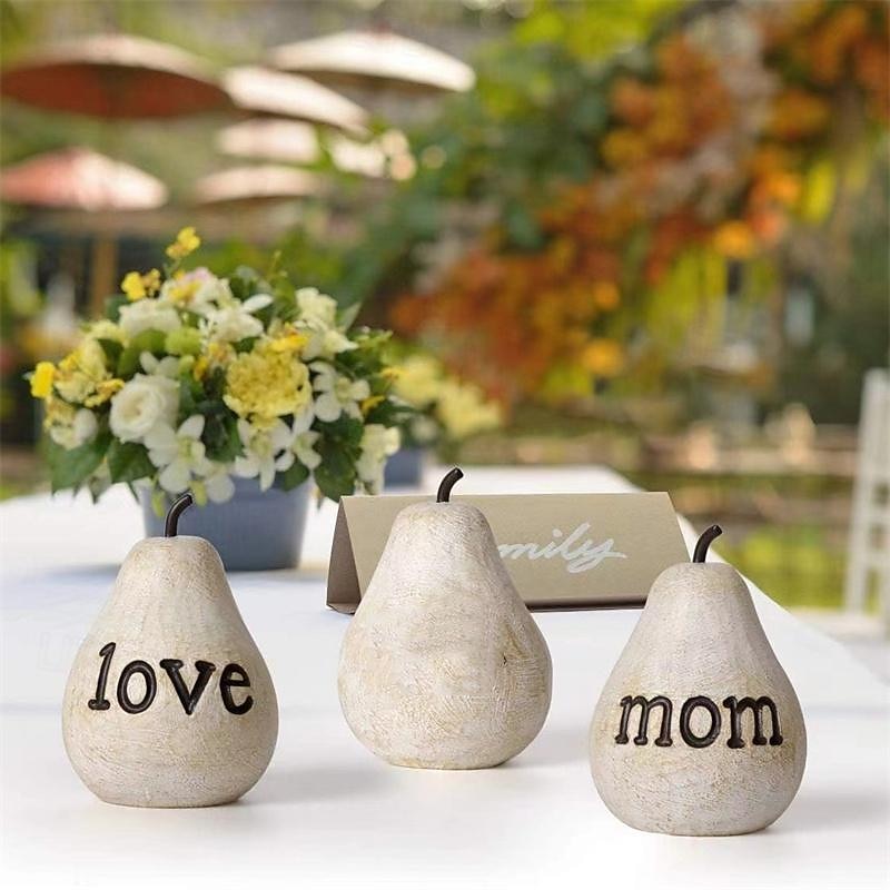 Love Mom Pear Sculpture Mother's Day Birthday Gift Home Decoration Resin Craft3