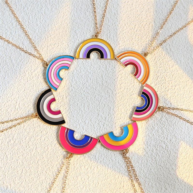 Pride Moon Rainbow Love Shaped Pendant Necklace Personalized Fashion Simple Homosexual Single Layer Neckchain2